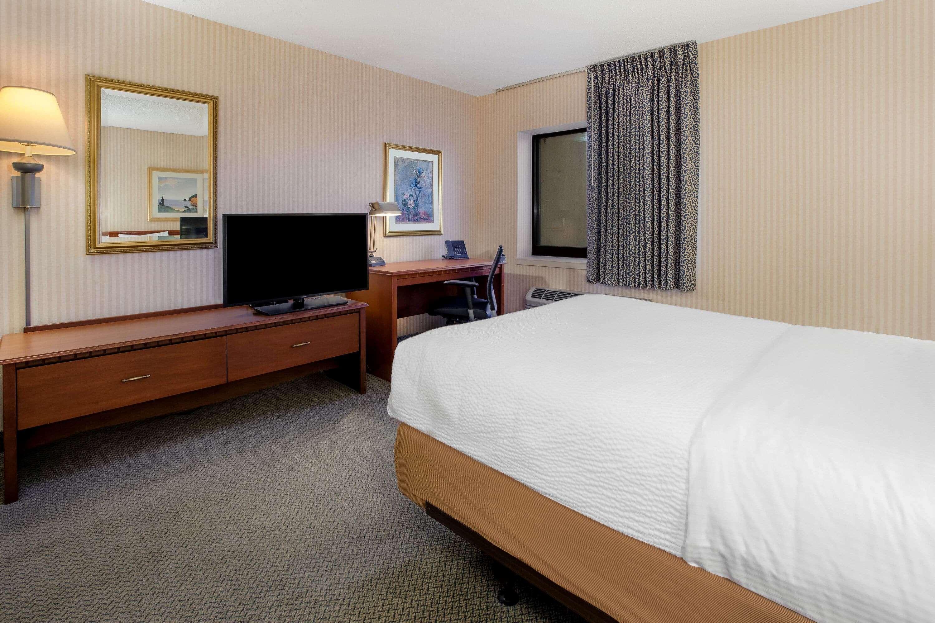 La Quinta Inn By Wyndham Detroit Southgate Exterior photo