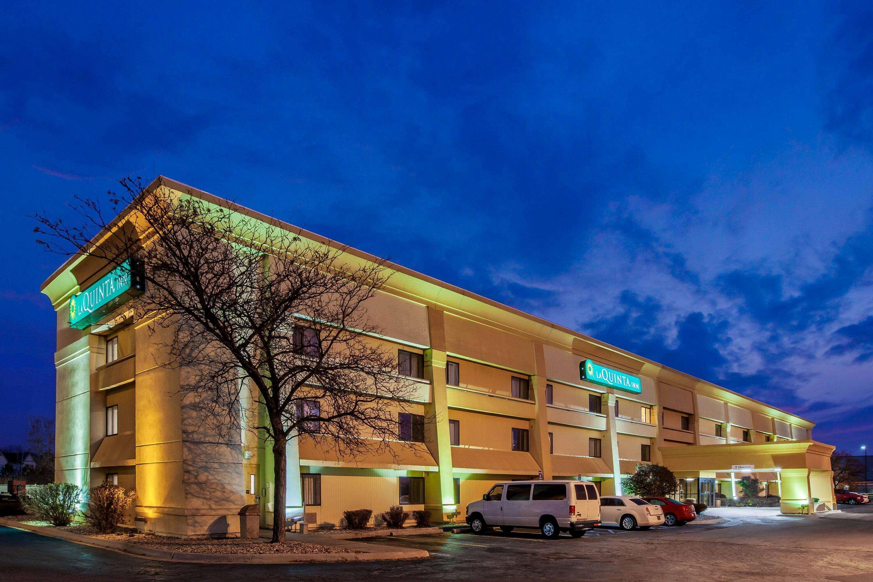 La Quinta Inn By Wyndham Detroit Southgate Exterior photo
