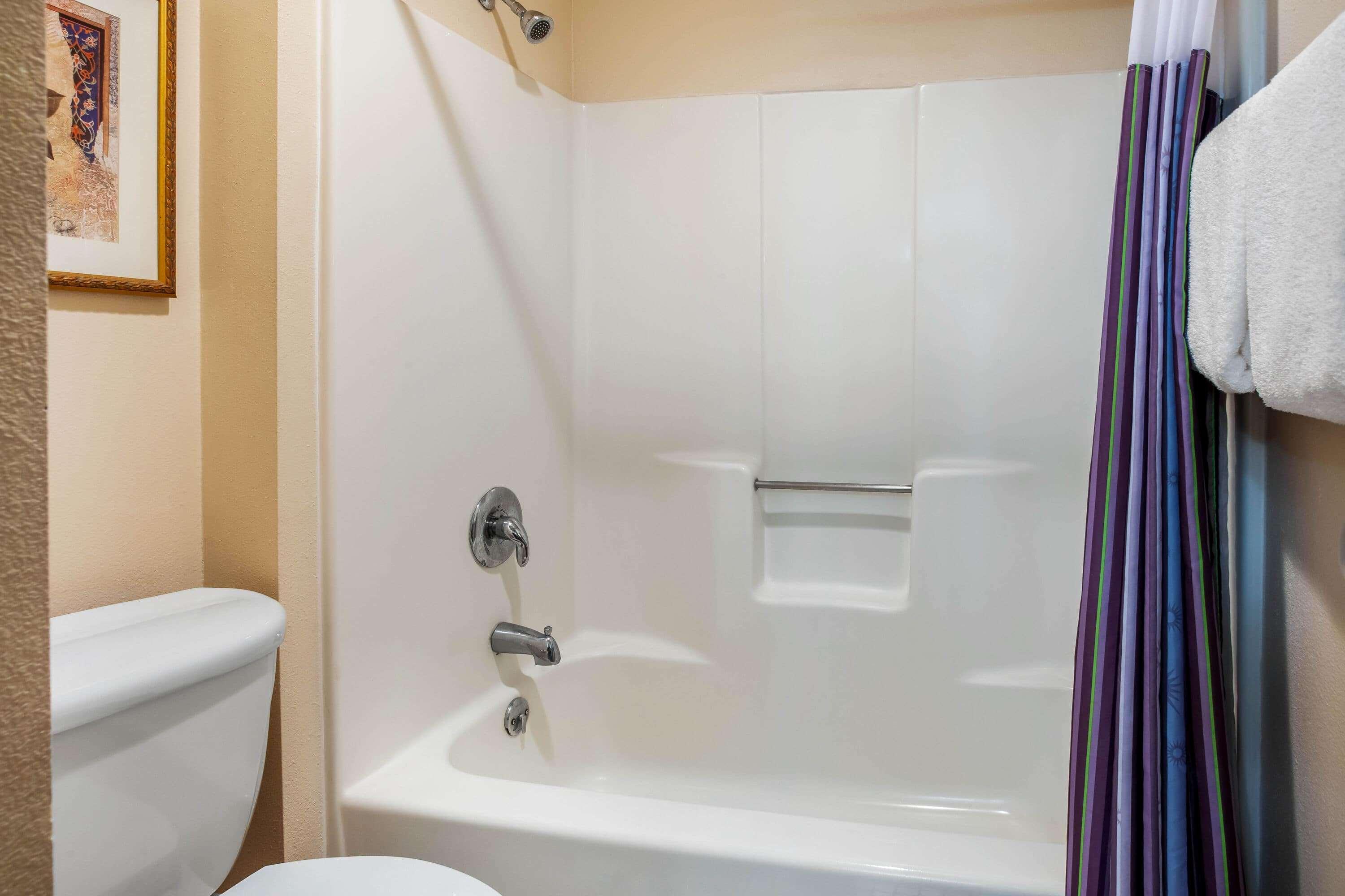 La Quinta Inn By Wyndham Detroit Southgate Exterior photo